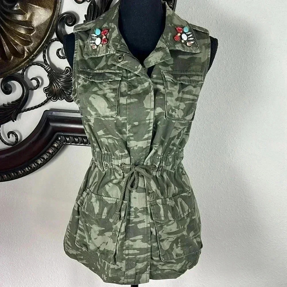 Decree 100% Cotton Camouflage Embellish Vest with Gem Collar Points Medium - Picture 7 of 16